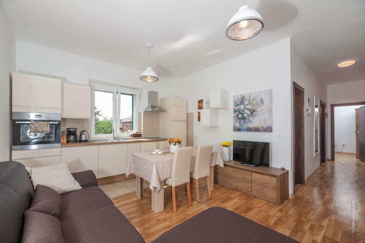 زادار Apartment Sunny Place المظهر الخارجي الصورة