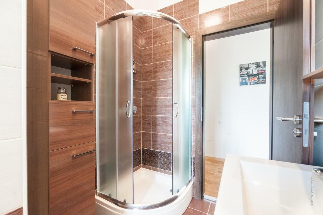 زادار Apartment Sunny Place المظهر الخارجي الصورة